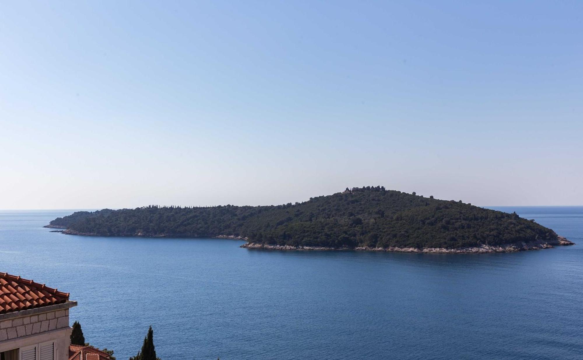 Apartament Rea *